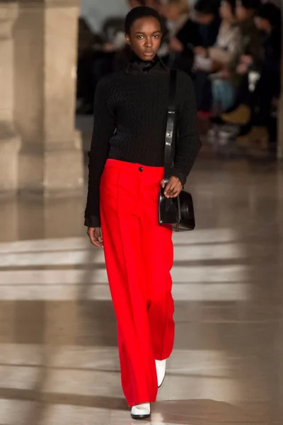 Look 25